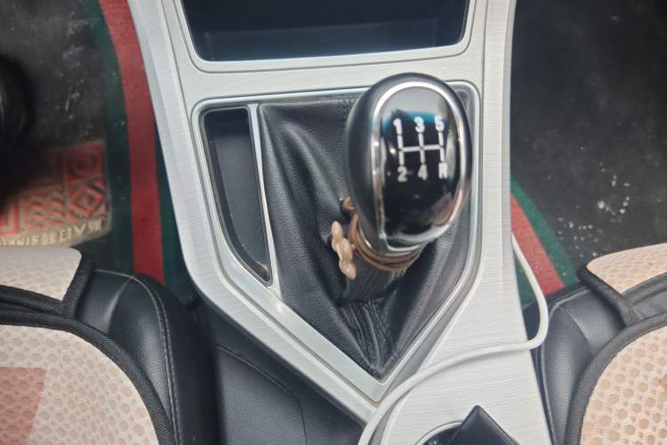 Used Geely Auto Vision 2018 1.5L Manual Happiness Edition Gear Lever