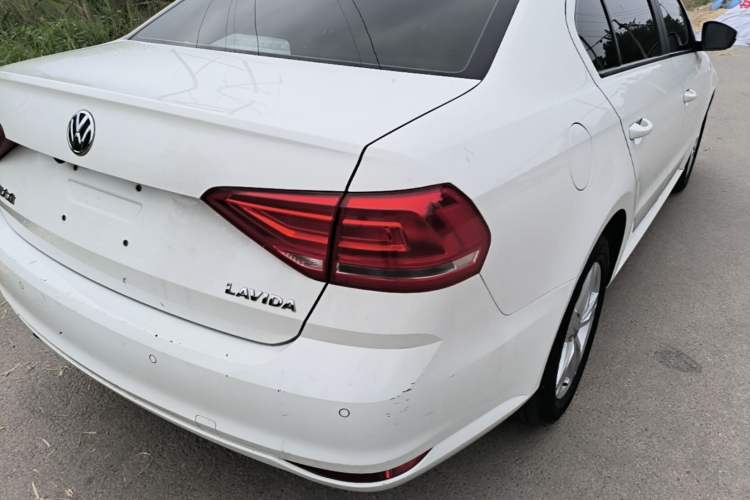 Used Volkswagen Lavida 2018 Classic 1.5L Automatic Fashion Edition China VI Standard
