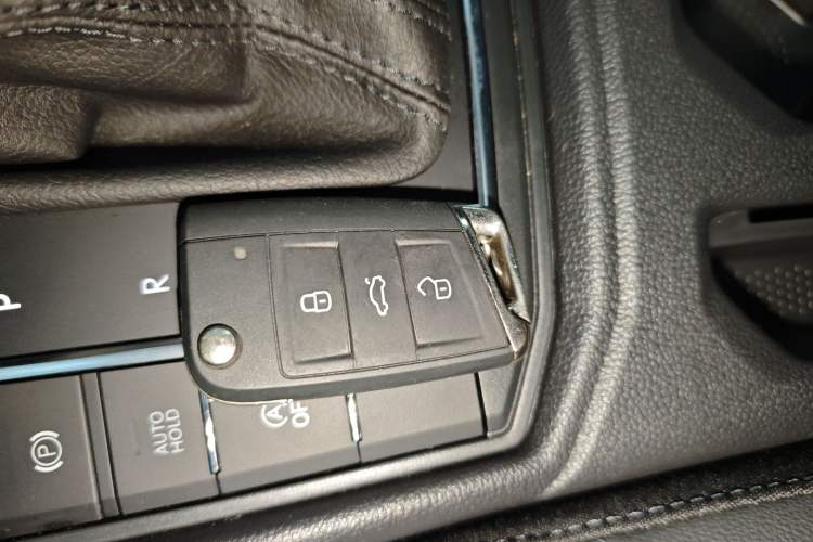 Used Volkswagen Lavida 2023 Revised Version 1.5L Automatic 5 Millionth Edition Vehicle Key