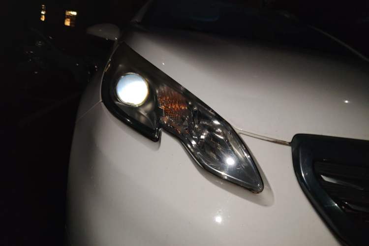 Used Peugeot 2008 2014 1.6L Automatic Fashion Edition Right Front Headlight