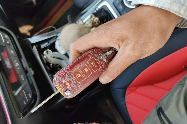 Used FAW Senya R9 2018 1.2T Manual Luxury Smart Edition
