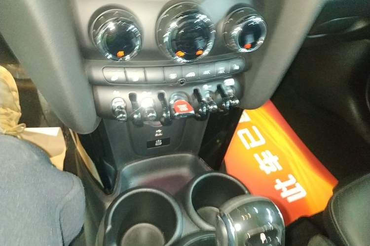 Used MINI 2023 Facelift 2.0T COOPER S Artist Five-Door Edition
