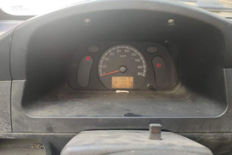 Used Wuling Zhiguang 2015 1.2L Practical LS-I Model Instrument Cluster