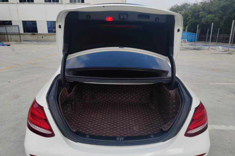 Used Mercedes-Benz E-Class 2016 E 200 L Sport Edition
