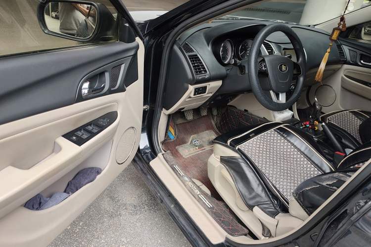 Used Bestune B50 2013 1.6L manual Comfort trim level Driver Seat