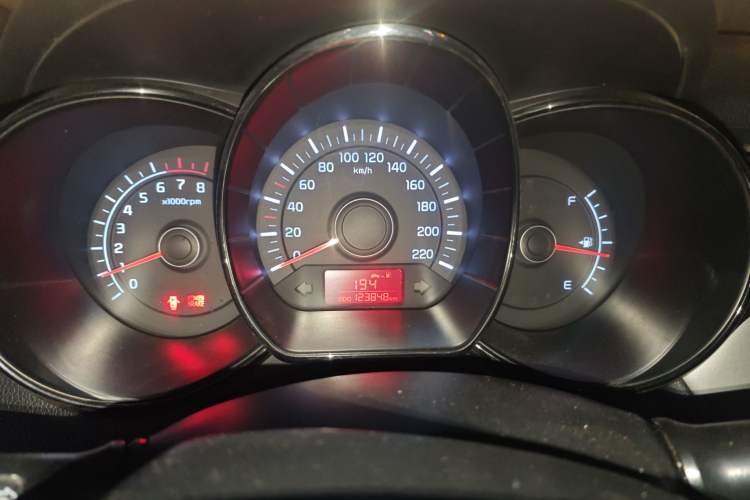 Used Kia K2 2012 Hatchback 1.4L MT GLS Commemorative Edition
