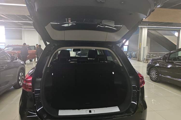 Used Hongqi HS5 2022 Revised Version 2.0T Smart Connect Flagship Edition
