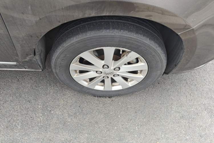 Used Buick GL8 2017 25S Prestige Version China V Standard Right Front Wheel Hub