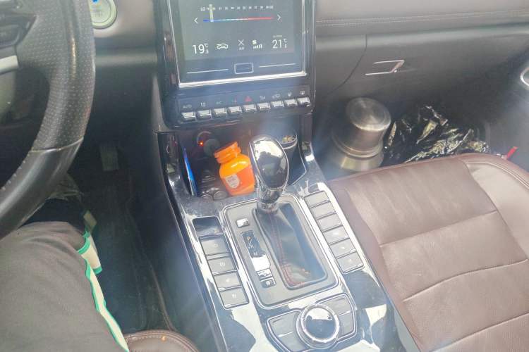 Used BAIC Changhe Q7 2018 1.5T CVT Luxury Model Gear Lever