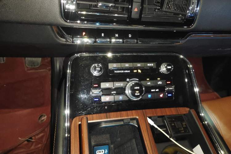 Used Lincoln Navigator 2019 3.5T Prestige Version China VI Standard
