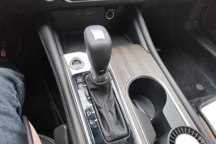 Used Nissan Teana 2020 Revised Version 2.0L XL Upper Smart Drive Edition Gear Lever