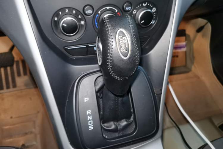 Used Ford Kuga 2013 1.6L GTDi Two-Wheel-Drive Comfort Model
