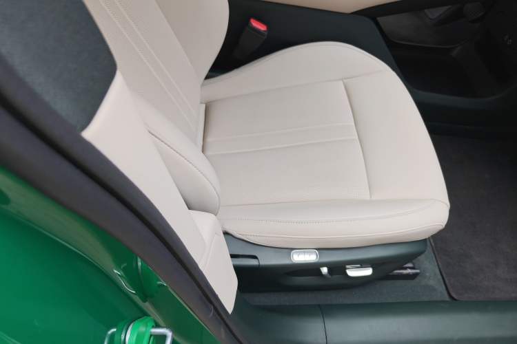 Used Xiaomi Auto YU7 2025 Ultra-Long Range Rear-Wheel Drive Version
