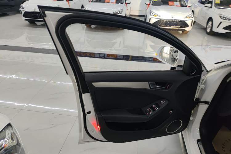 Used Audi A4 2014 40 TFSI allroad quattro plus version