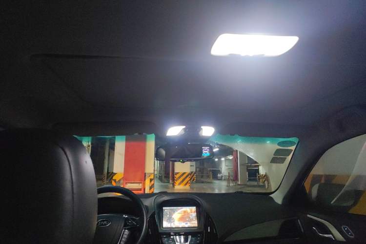 Used BYD Qin New Energy 2015 1.5T Dual-Crown Flagship Plus Edition Headliner