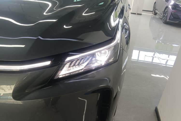 Used Landian E5 PLUS 2026 Model 165km Long-Range First-Adoption Version Ultra 5-seater