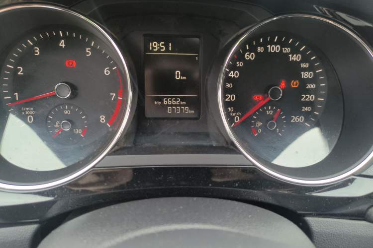 Used Volkswagen Sagitar 2015 230TSI Manual Comfort Version
