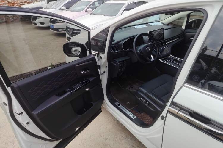 Used Honda Elysion 2022 2.0L eHEV Luxury First Edition Driver Seat