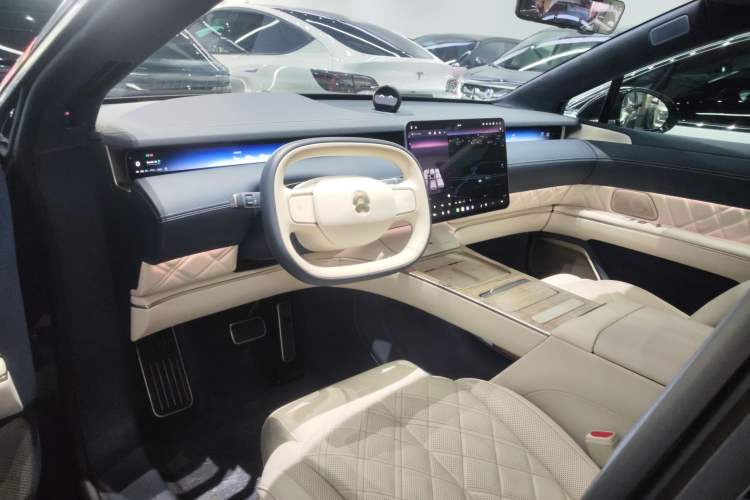 Used Nio ET9 2025 100kWh Signature Edition
