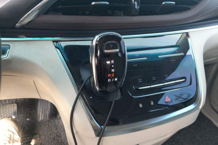 Used Buick GL8 2023 Land Executive Class Smart Enjoyment Model
