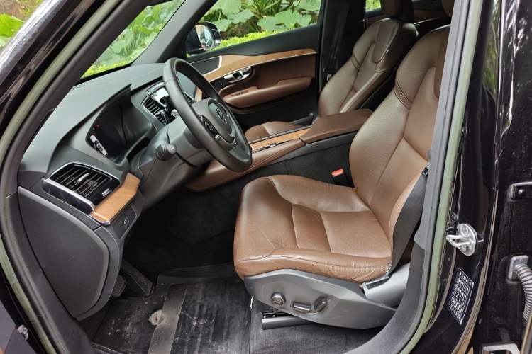 Used Volvo XC90 2023 B6 Zhiyi Luxury Edition 7-Seater