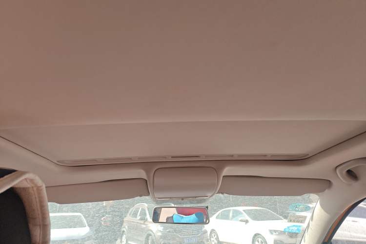 Used Volkswagen Polo 2012 1.6L Cross Polo MT
