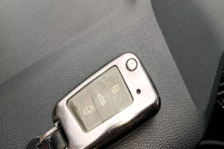 Used Volkswagen T-ROC 2022 280TSI DSG Two-Wheel Drive Comfort PLUS Interior 1