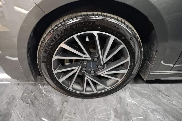 Used Lynk & Co 03 2022 1.5TD DCT JingPlus Left Front Wheel Hub