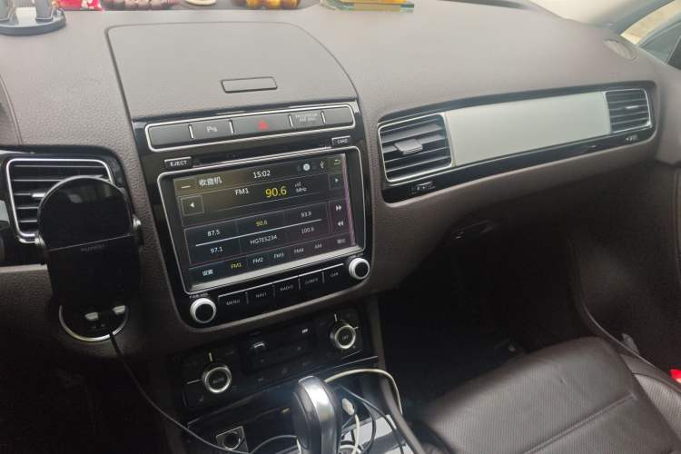 Used Volkswagen Touareg 2017 3.0 TSI Touareg Model Audio And AC Panel