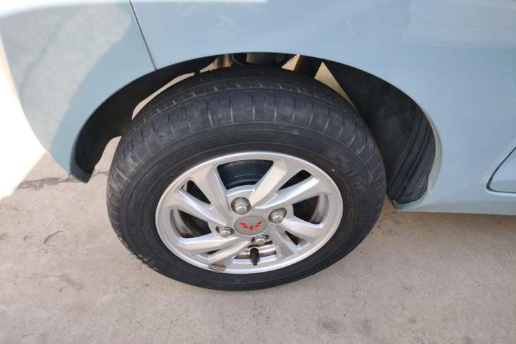 Used Wuling Hongguang MINIEV 2020 Zizai Version Lithium-NMC Right Rear Wheel Hub