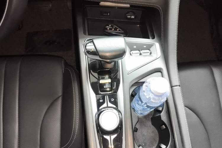 Used CHANGAN CS75 PLUS 2021 1.5T Automatic Prestige Model Gear Lever