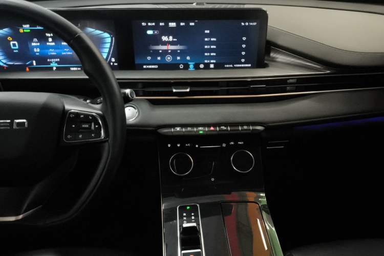 Used EXEED Zhuifeng C-DM 2022 1.5 TCI-DHT 105 km "Chengfeng Qi" Edition Audio And AC Panel