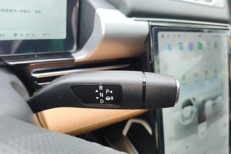 Used XPeng P5 2022 550E Gear Lever