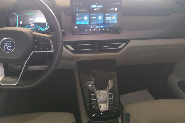 Used BYD Yuan Pro 2023 401KM Luxury Version Audio And AC Panel