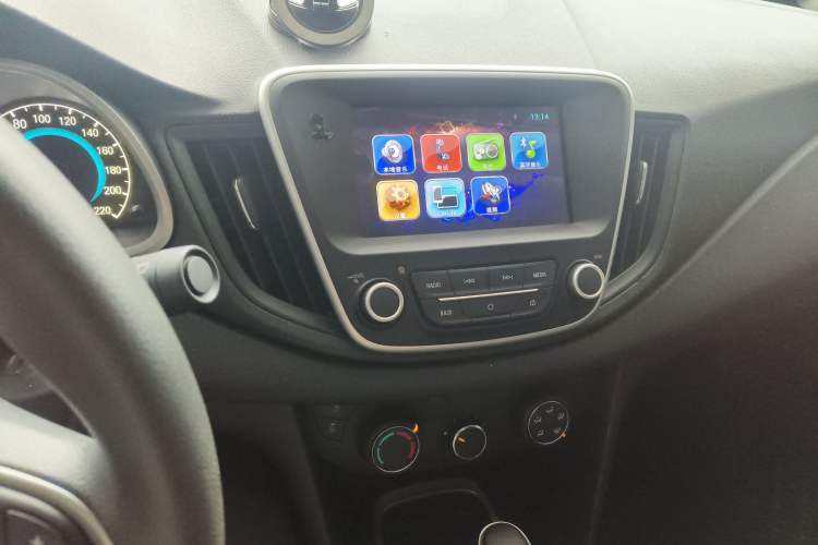 Used Chevrolet Cavalier 2019 320 Automatic Xinyue Edition Audio And AC Panel