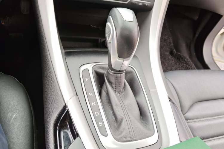 Used Ford Mondeo 2013 1.5L GTDi180 Fashion Edition Gear Lever