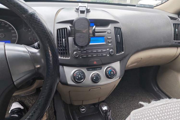 Used Hyundai Celesta 2011 1.6L Automatic Comfort Edition Audio And AC Panel