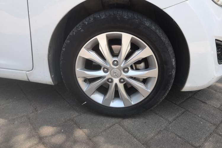 Used Hyundai Elantra (5th Generation / Langdong) 2016 1.6L Automatic Smart Version