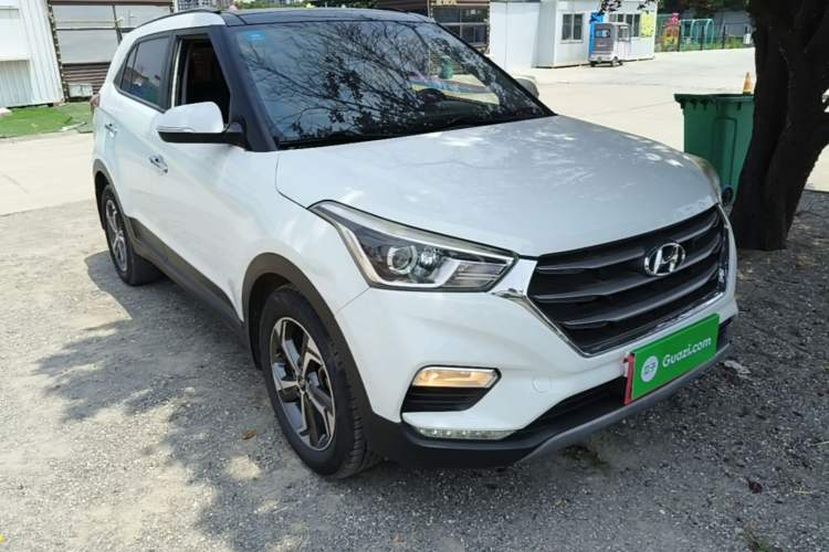 Used Hyundai ix25 2017 1.6L Automatic Smart Version Front Right 45 Deg