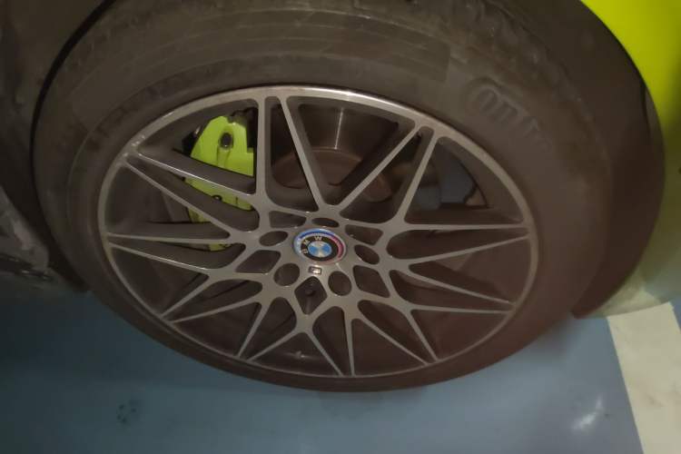 Used BMW 3 Series 2019 320Li M Sport Package Right Front Wheel Hub