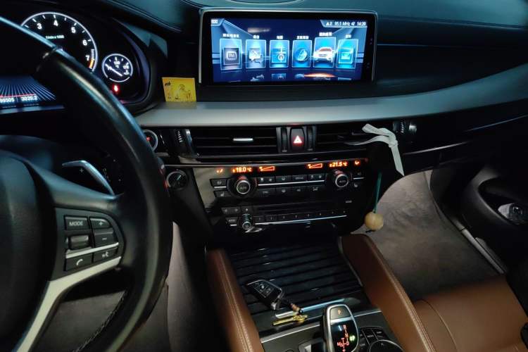 Used BMW X6 2017 xDrive35i Leading Model Audio And AC Panel