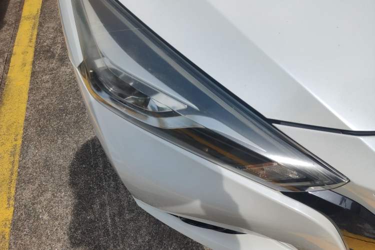 Used Nissan Lannia 2016 1.6L CVT Smart Cool Edition Right Front Headlight