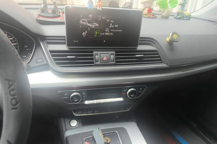 Used Audi Q5L 2018 40 TFSI Prestige Fashion Edition China VI Audio And AC Panel