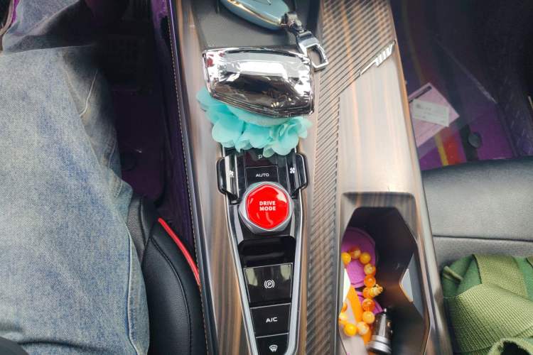 Used CHANGAN OSHAN Z6 2023 Blue Whale 1.5T DCT Smart Edition
