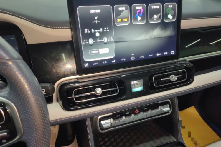 Used BAIC Off-Road BJ60 2022 2.0T Weekend Edition Five-Seater Audio And AC Panel