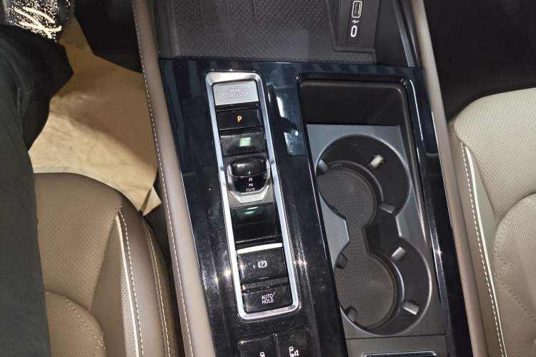 Used Volkswagen Viloran 2023 380TSI Prestige Edition Gear Lever