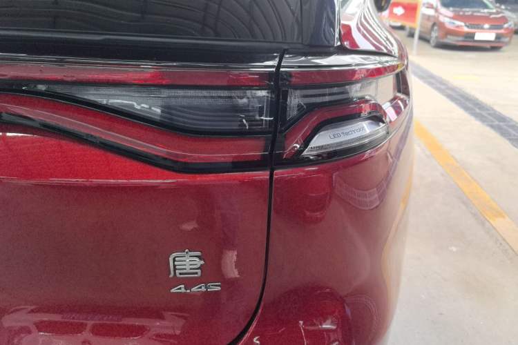 Used BYD Tang New Energy 2021 EV Four-Wheel Drive High-Performance Flagship Model
