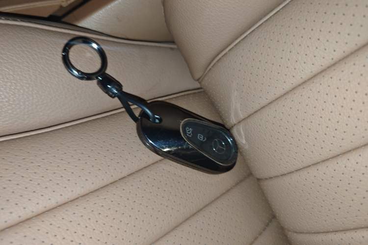 Used Mercedes-Benz E-Class New Energy 2024 E 350 e L Plug-in Hybrid Sedan
