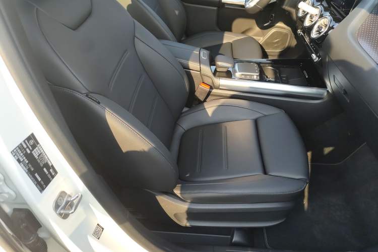 Used Mercedes-Benz GLA 2024 GLA 220 Right Front Seat