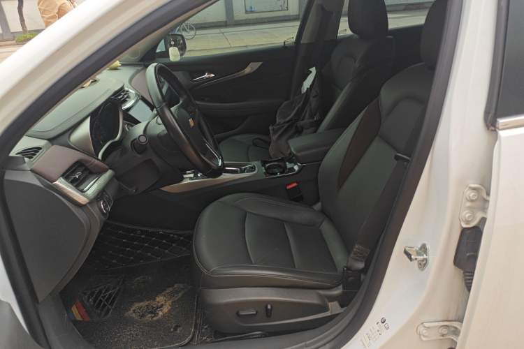 Used Chevrolet Malibu 2018 530T Automatic Luxury Edition Left Front Seat